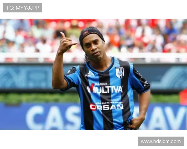 小罗携大罗、维尼修斯亮相 Nike 活动:传奇与新星跨代际传递足球正能量(1)